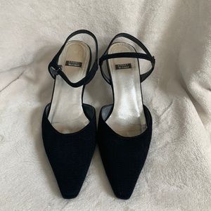 Vintage Stuart Weitzman Slingback Pump 3” heel